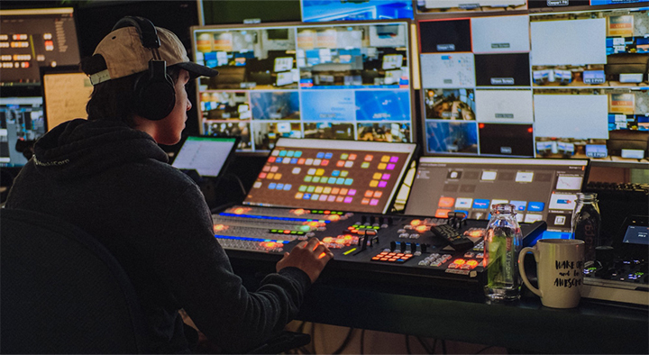 TraderTV.Live、Blackmagic Studio Camera 4K ProとATEM Constellation 8Kでワークフローをアップグレード